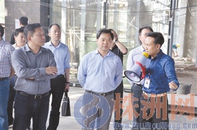 株洲市委常委、紀(jì)委書(shū)記劉光躍一行調(diào)研蘆淞服飾產(chǎn)業(yè)發(fā)展情況