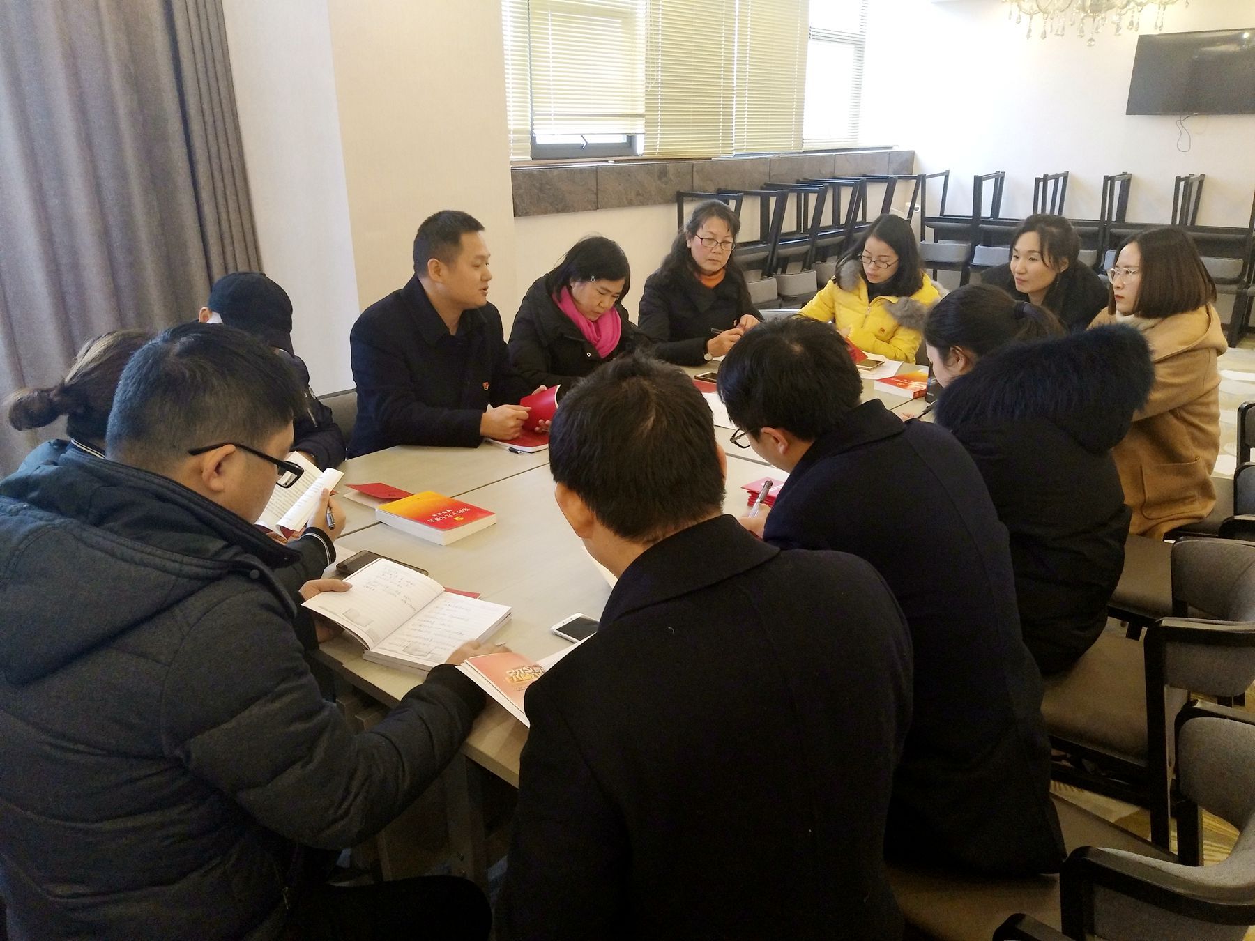 第一黨支部開展主題當日活動，學(xué)習(xí)黨的十九大精神